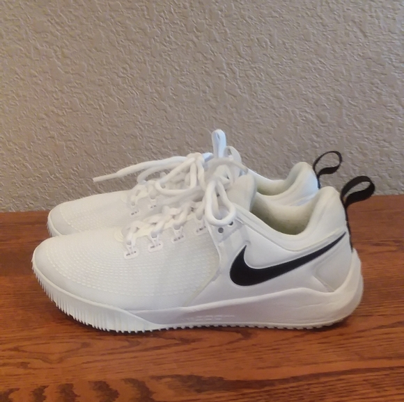 nike volleyball shoes hyperace 2